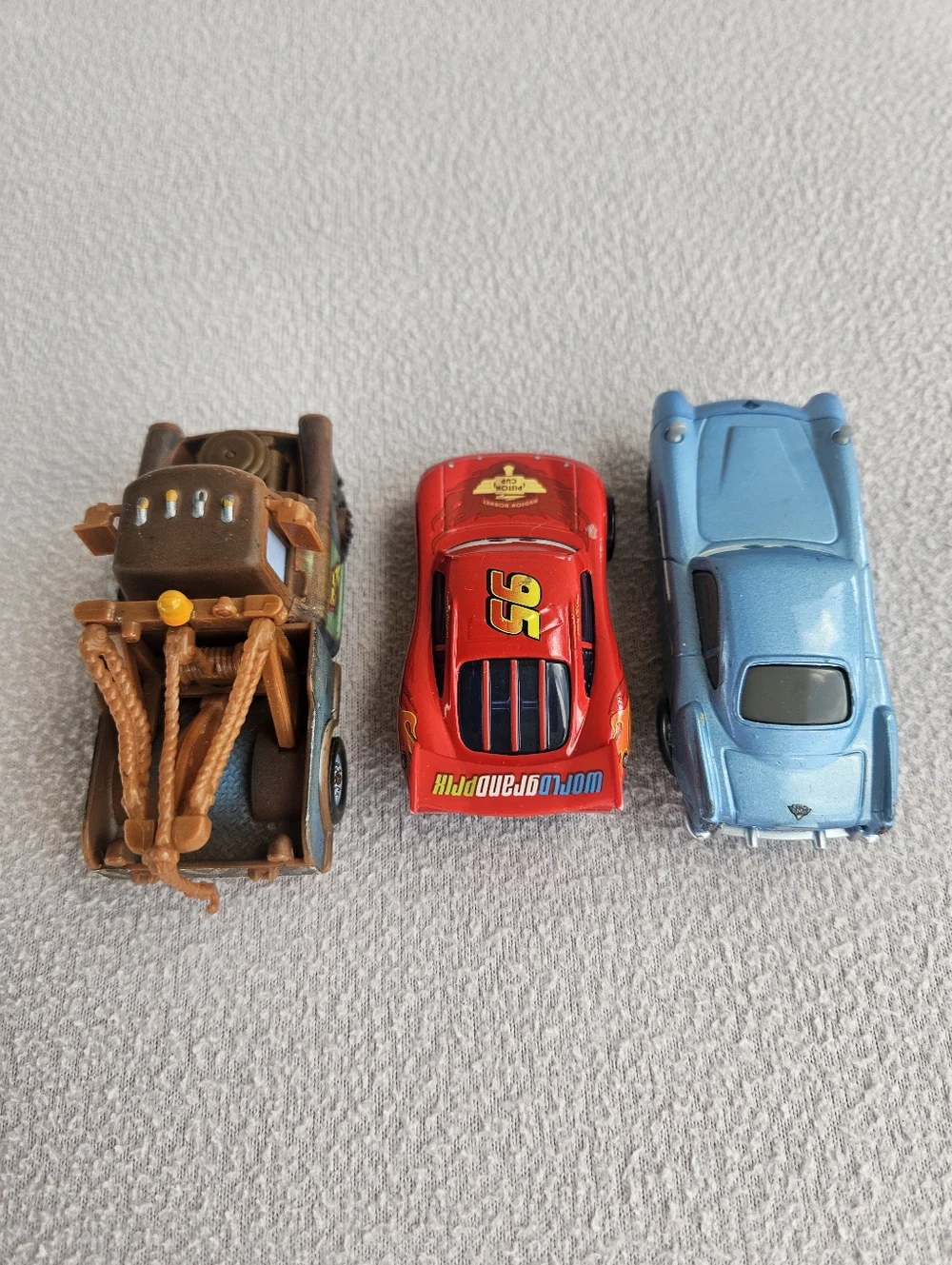 Disney Cars 2 Diecast 1:55 Lightning McQueen Mater Finn McMissile Light & Sound